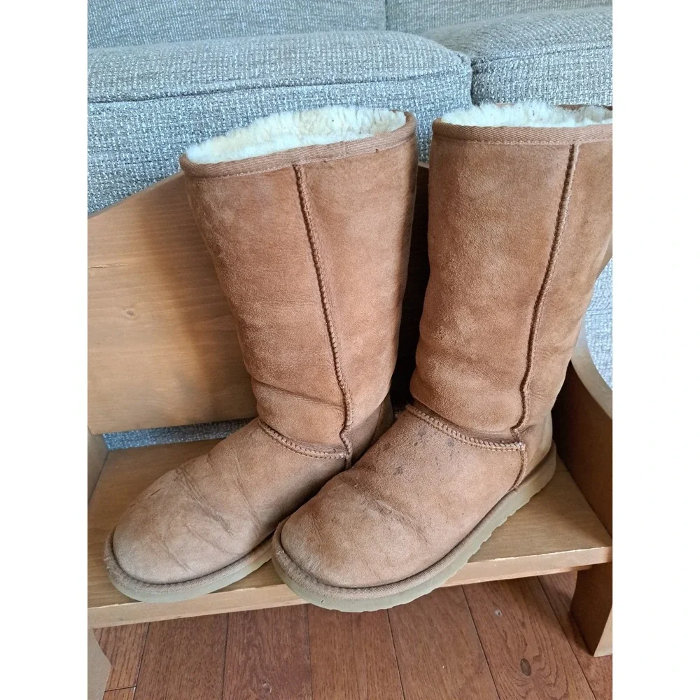 UGG Australia Women's Tan Suede Shearing Winter Snow Boots Mid-calf 8